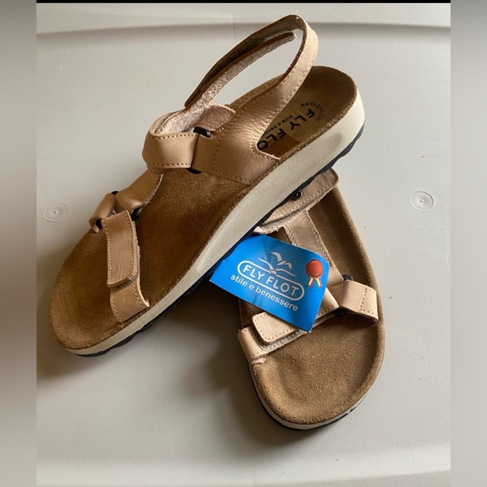 Fly Flot Women's Tan Flats